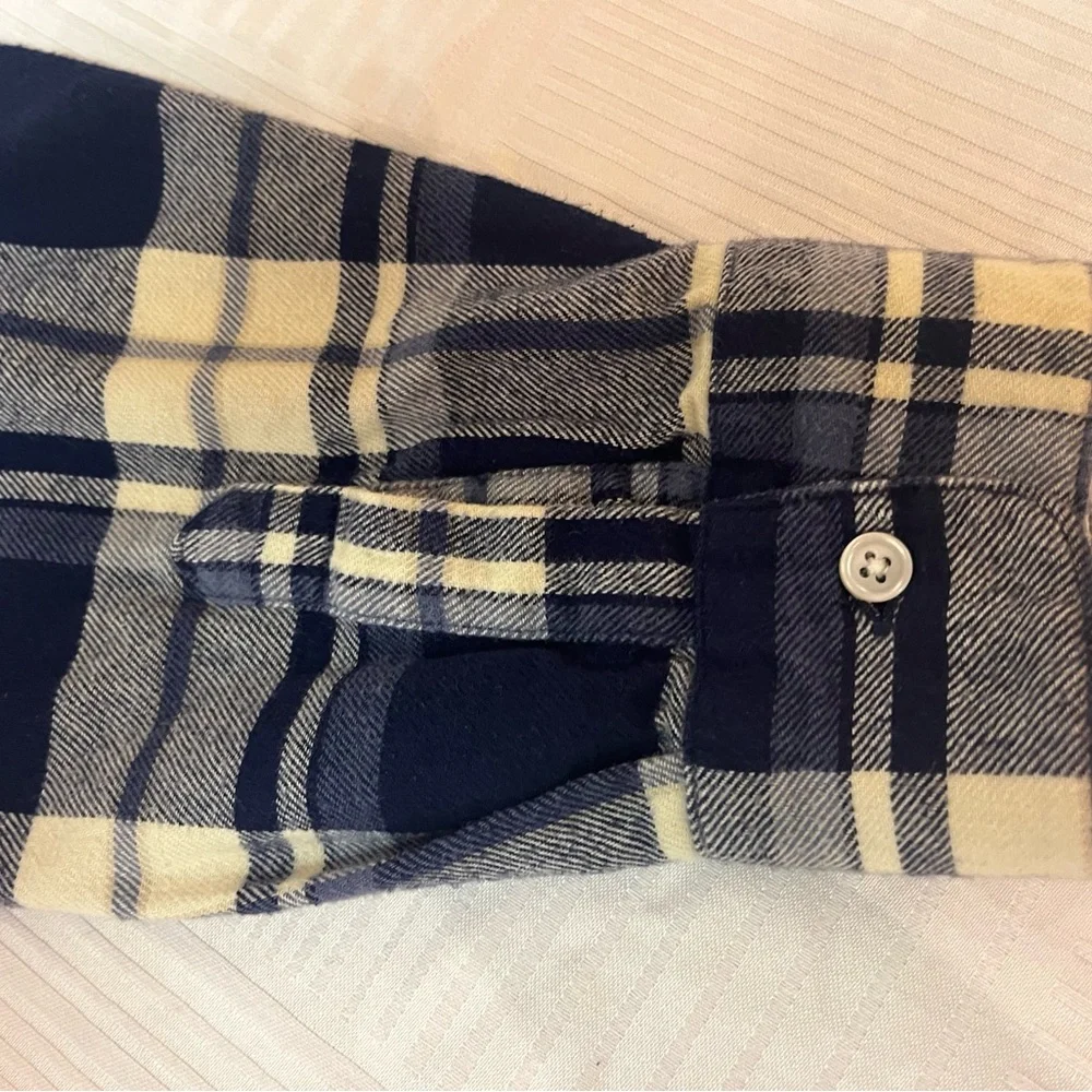 2/$20 - Navy and Light Cream Checkered Plaid Flannel Button Down Shirt - XL - Picture 5 of 11